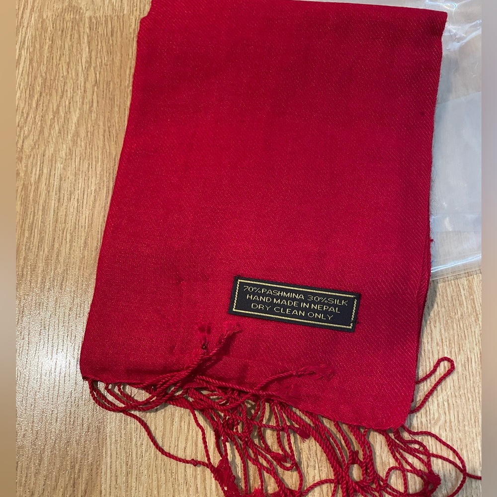 New Handmade pashmina shawl/muffler great for both men and women.